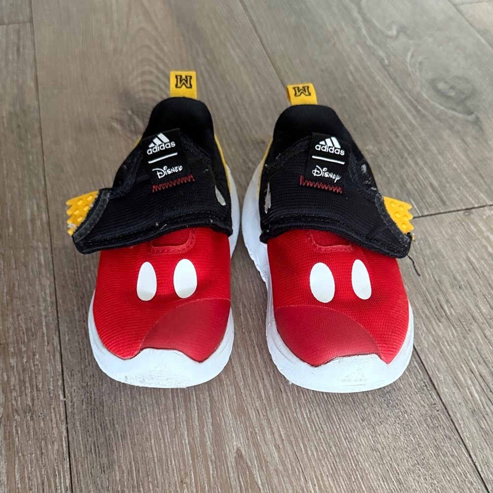 🛑 SOLD🛑Adidas Kids' Black and Red Mickey Mouse Sneakers
